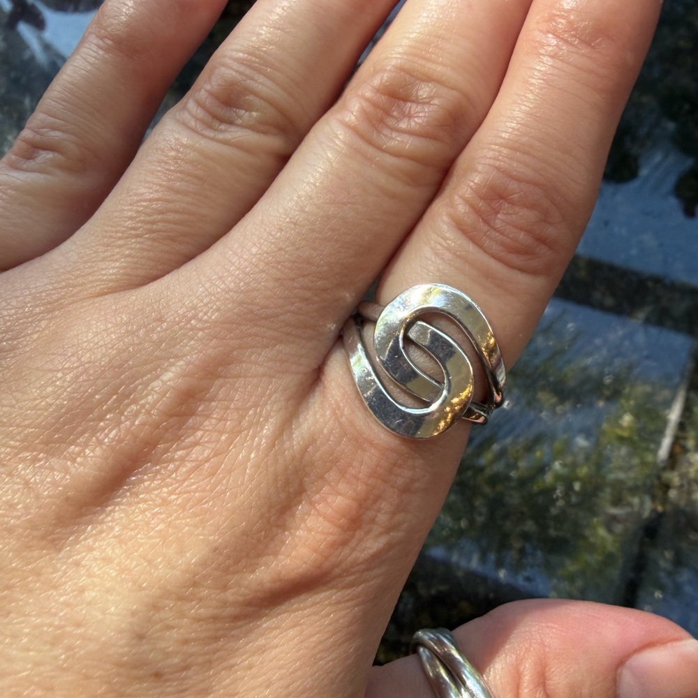Vintage Sterling Silver Interlocking Loop Ring - image 1